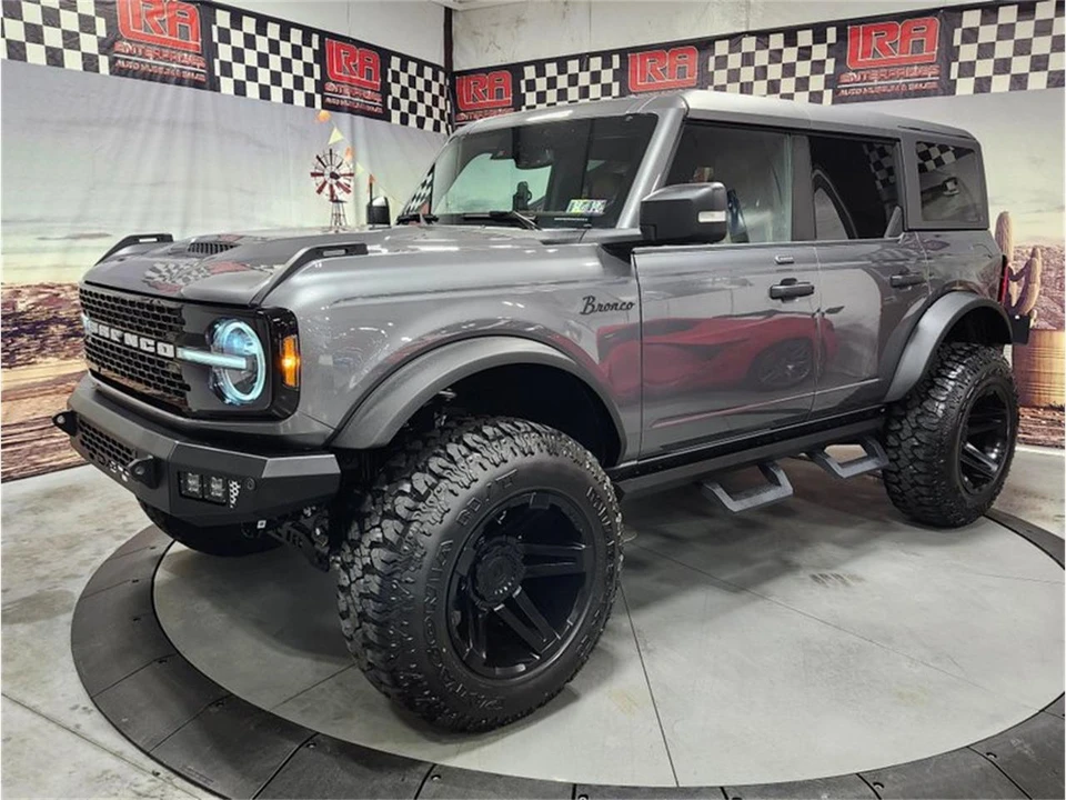 2022 Ford Bronco 6th Gen - Image 2 of 31