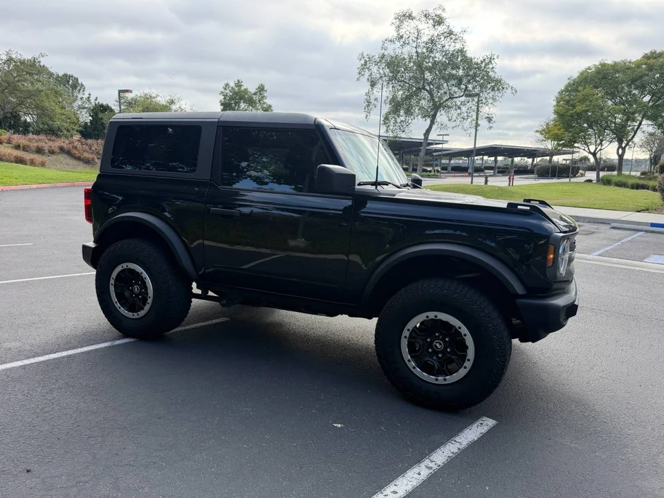 2022 Ford Bronco 6th Gen - Image 5 of 11