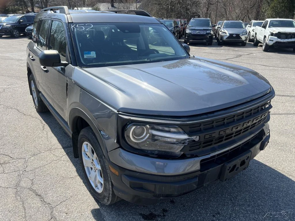 2022 Ford Bronco 6th Gen - Image 10 of 12
