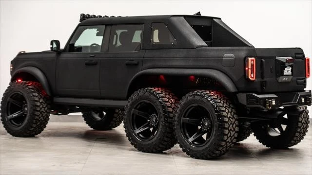 2022 Ford Bronco 6th Gen - Image 10 of 21