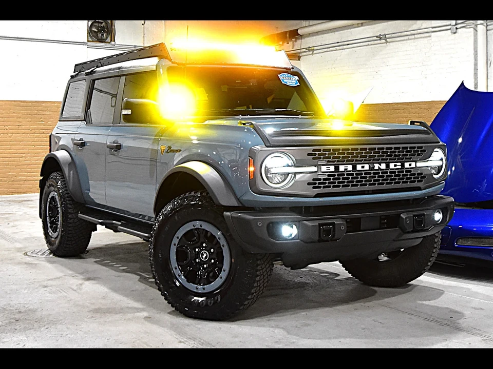 2022 Ford Bronco 6th Gen - Image 2 of 12