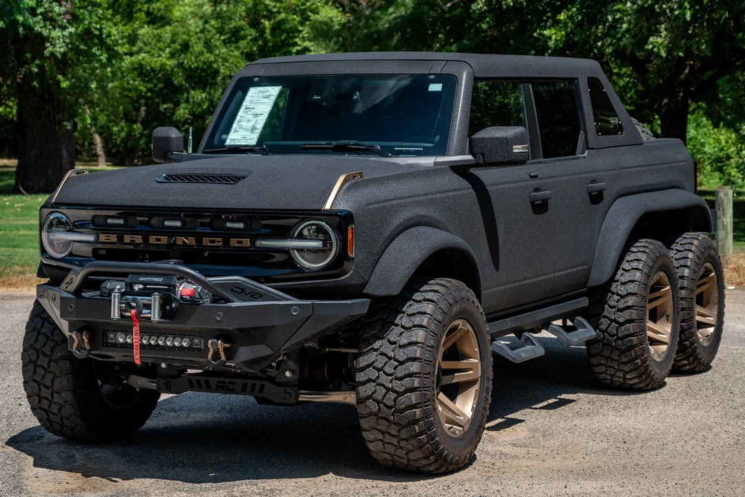 2022 Ford Bronco 6th Gen - Image 6 of 31
