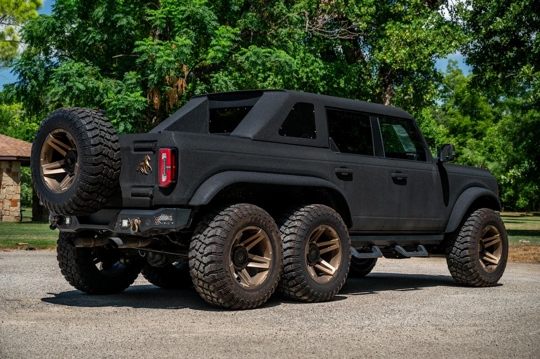 2022 Ford Bronco 6th Gen - Image 4 of 31