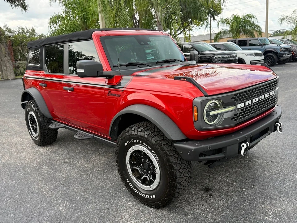 2022 Ford Bronco 6th Gen - Image 9 of 12