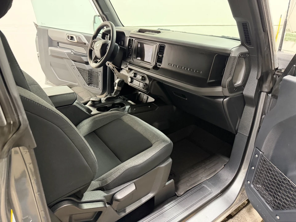 2022 Ford Bronco 6th Gen - Image 9 of 10