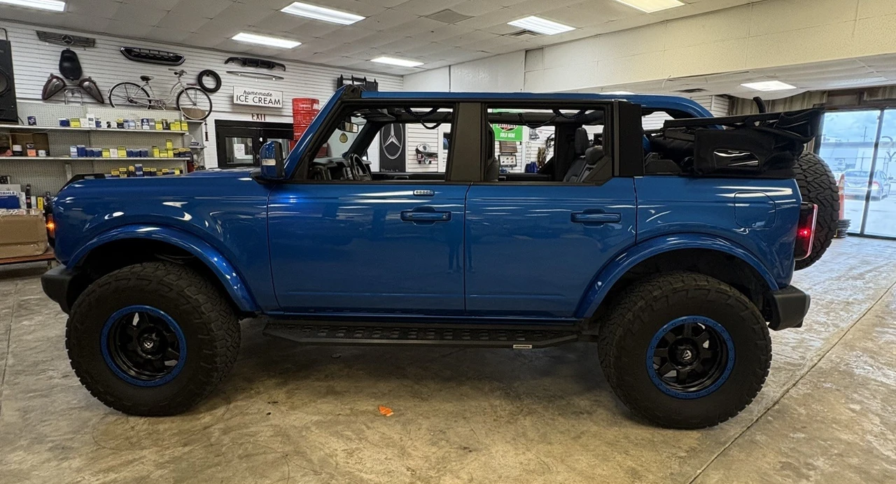 2022 Ford Bronco 6th Gen - Image 4 of 31