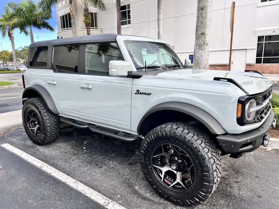 2022 Ford Bronco 6th Gen - Image 2 of 15