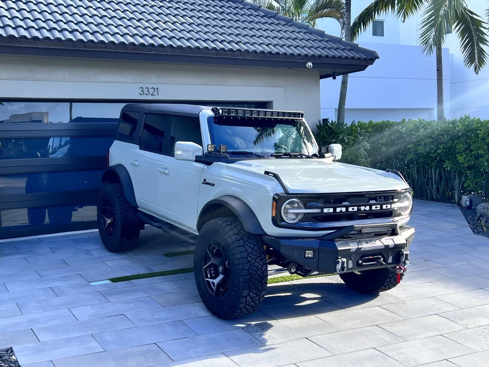 2022 Ford Bronco 6th Gen - Image 3 of 15