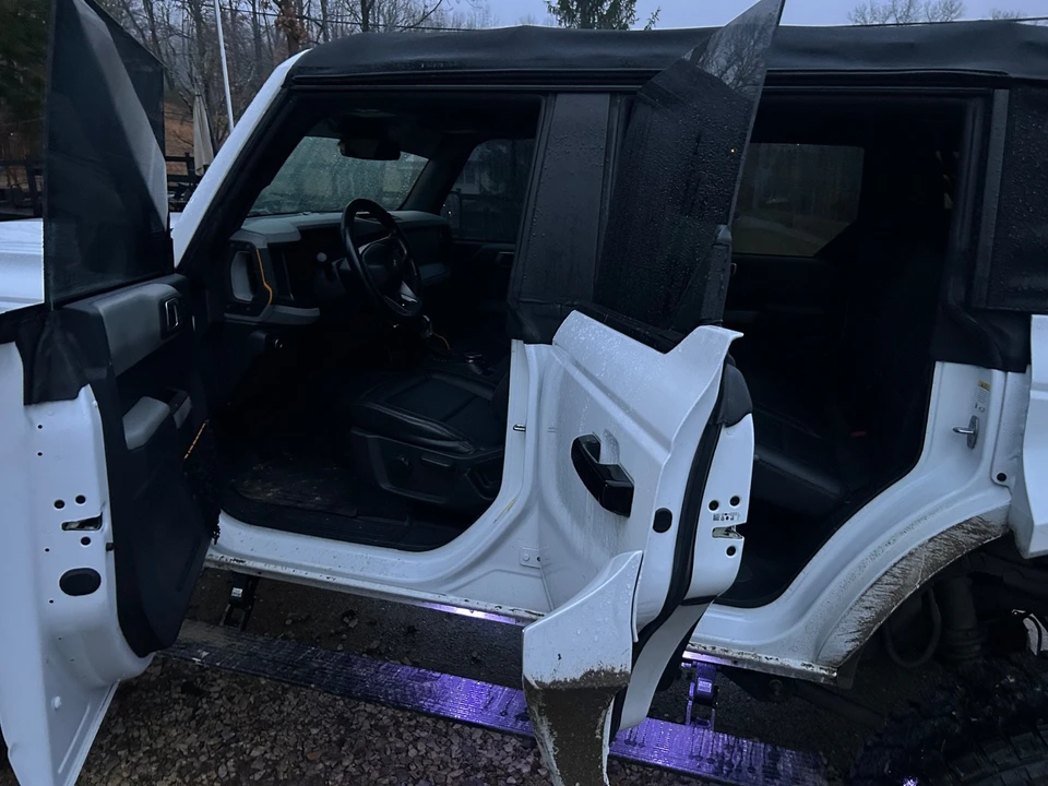 2022 Ford Bronco 6th Gen - Image 15 of 16