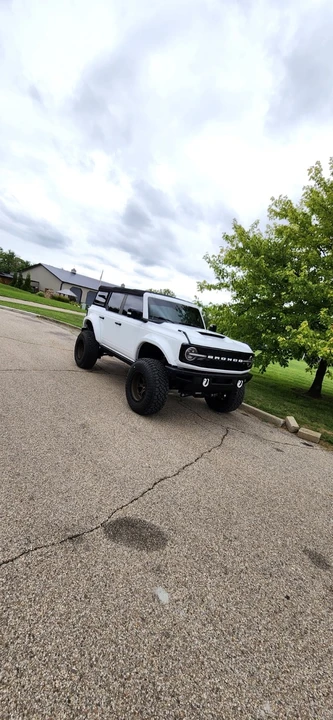 2022 Ford Bronco 6th Gen - Image 2 of 10