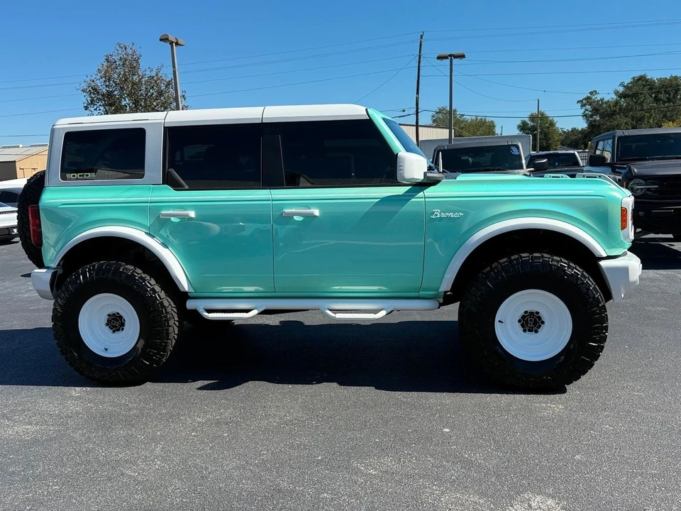 2022 Ford Bronco 6th Gen - Image 5 of 12