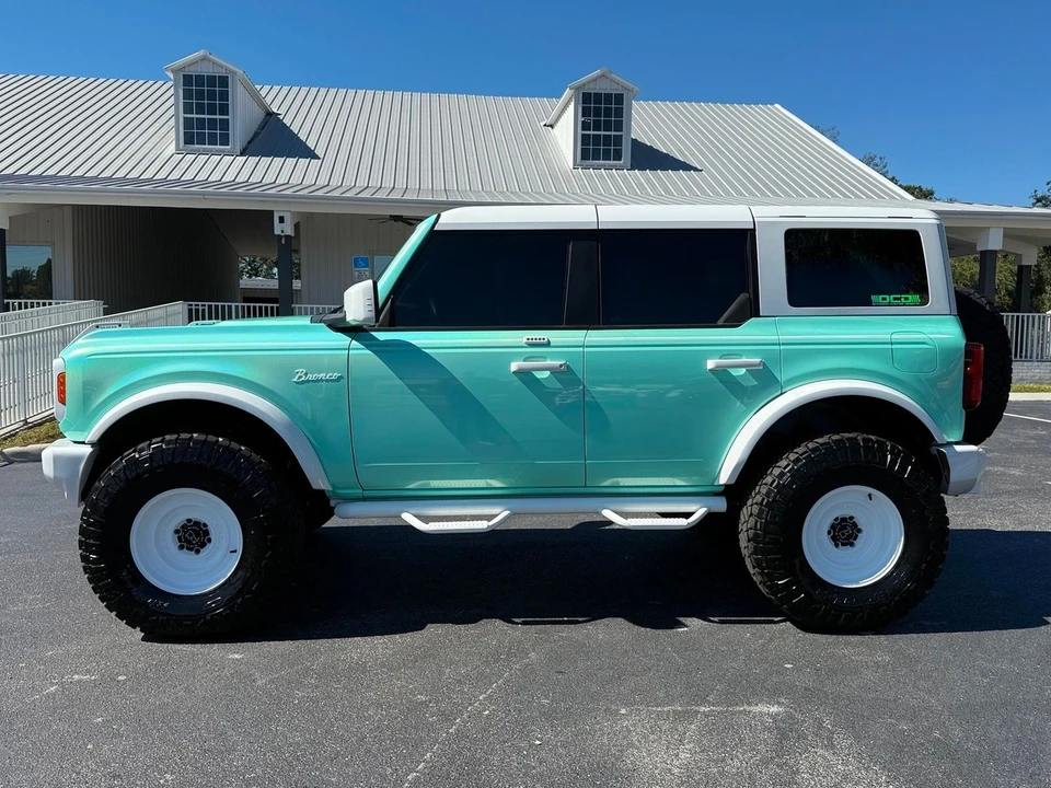 2022 Ford Bronco 6th Gen - Image 8 of 12