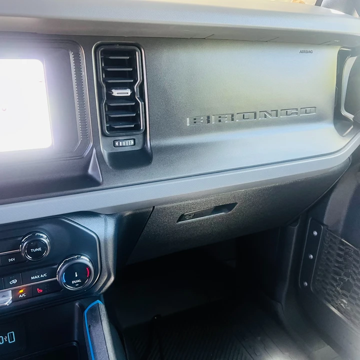 2022 Ford Bronco 6th Gen - Image 19 of 31