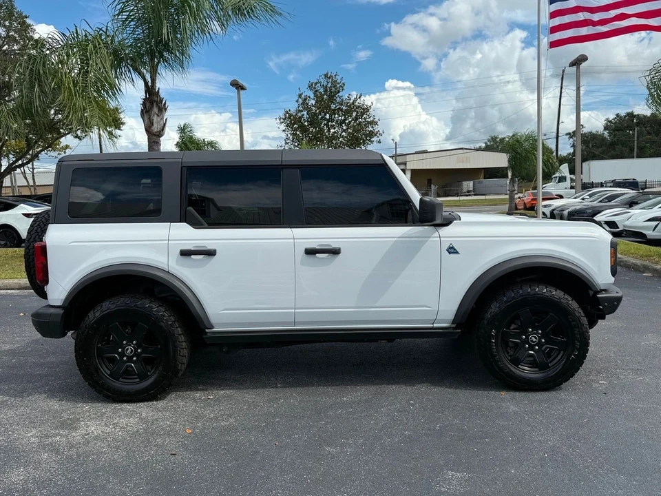 2022 Ford Bronco 6th Gen - Image 10 of 12
