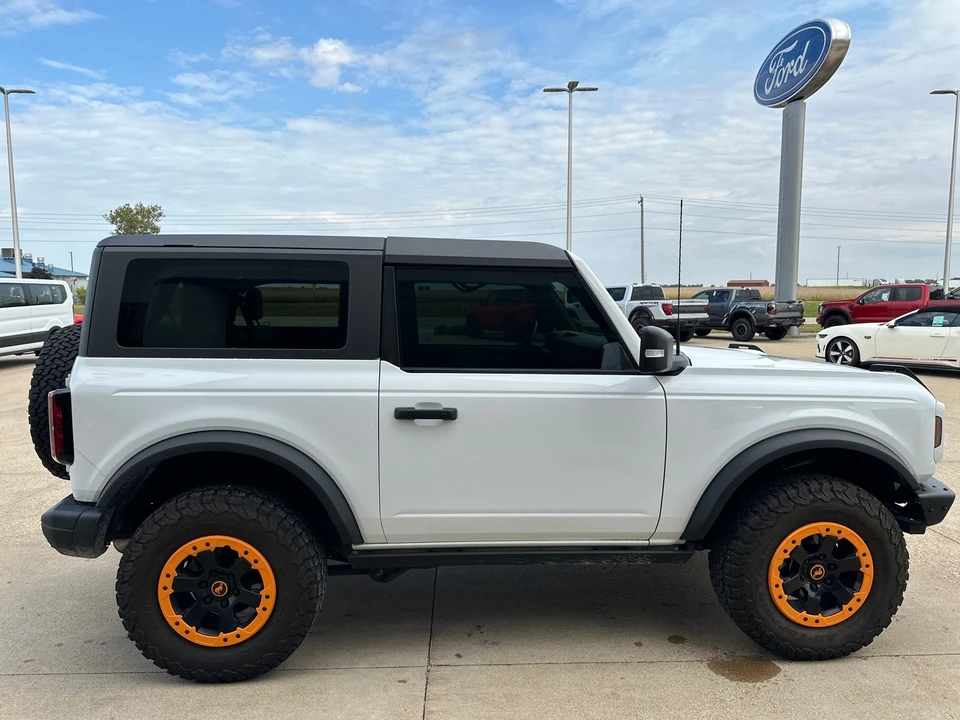 2022 Ford Bronco 6th Gen - Image 9 of 12