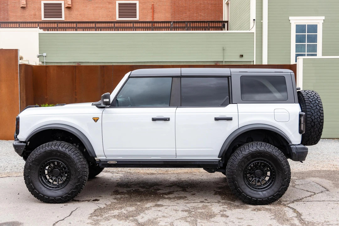 2022 Ford Bronco 6th Gen - Image 9 of 31