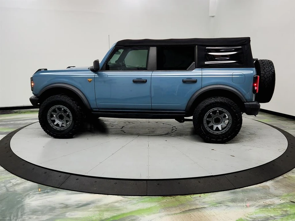 2022 Ford Bronco 6th Gen - Image 8 of 31