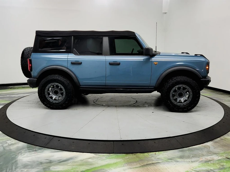 2022 Ford Bronco 6th Gen - Image 4 of 31