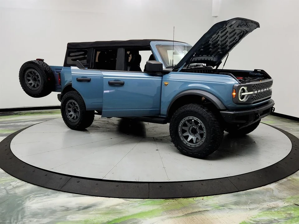 2022 Ford Bronco 6th Gen - Image 10 of 31