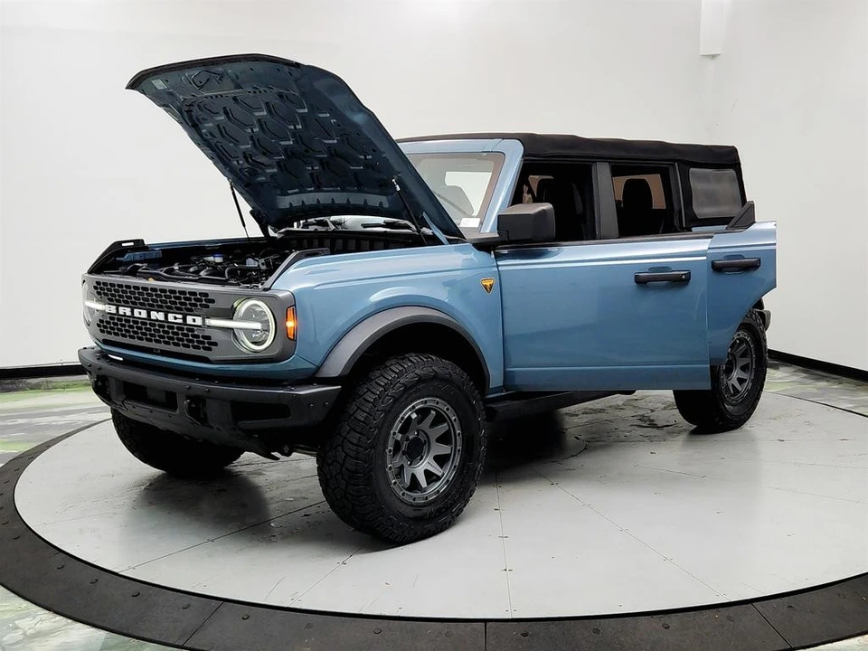 2022 Ford Bronco 6th Gen - Image 9 of 31
