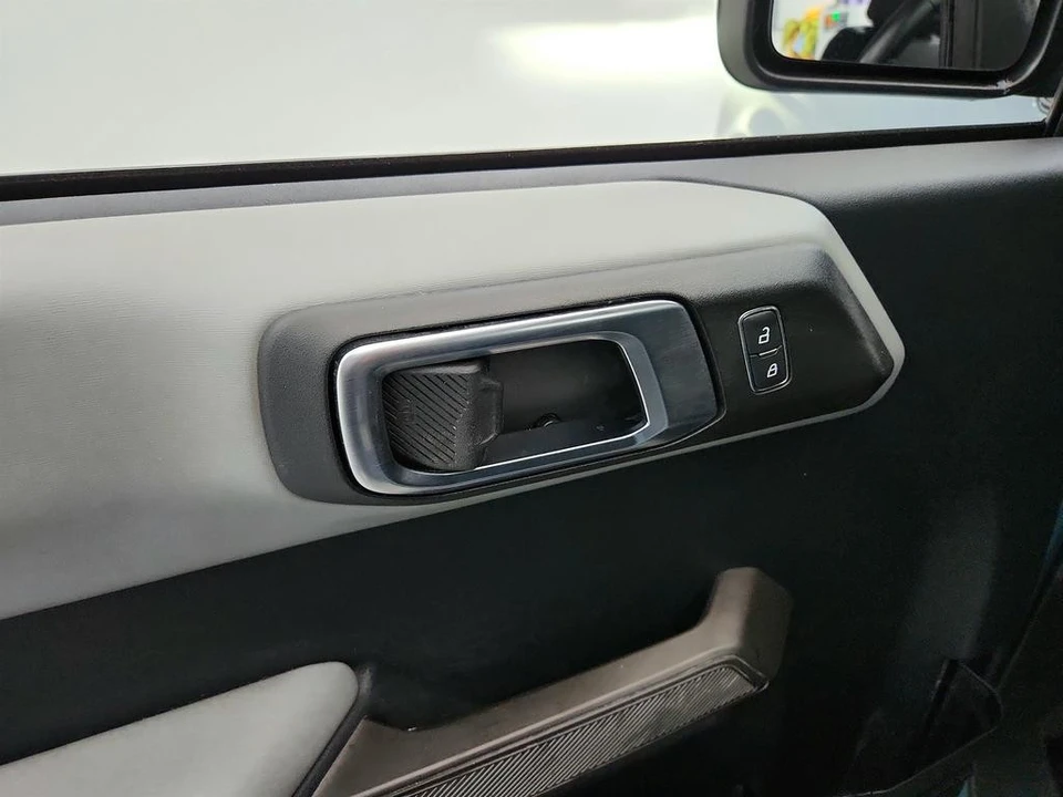 2022 Ford Bronco 6th Gen - Image 19 of 31