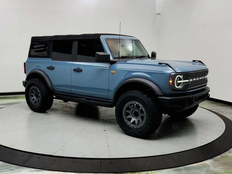 2022 Ford Bronco 6th Gen - Image 3 of 21