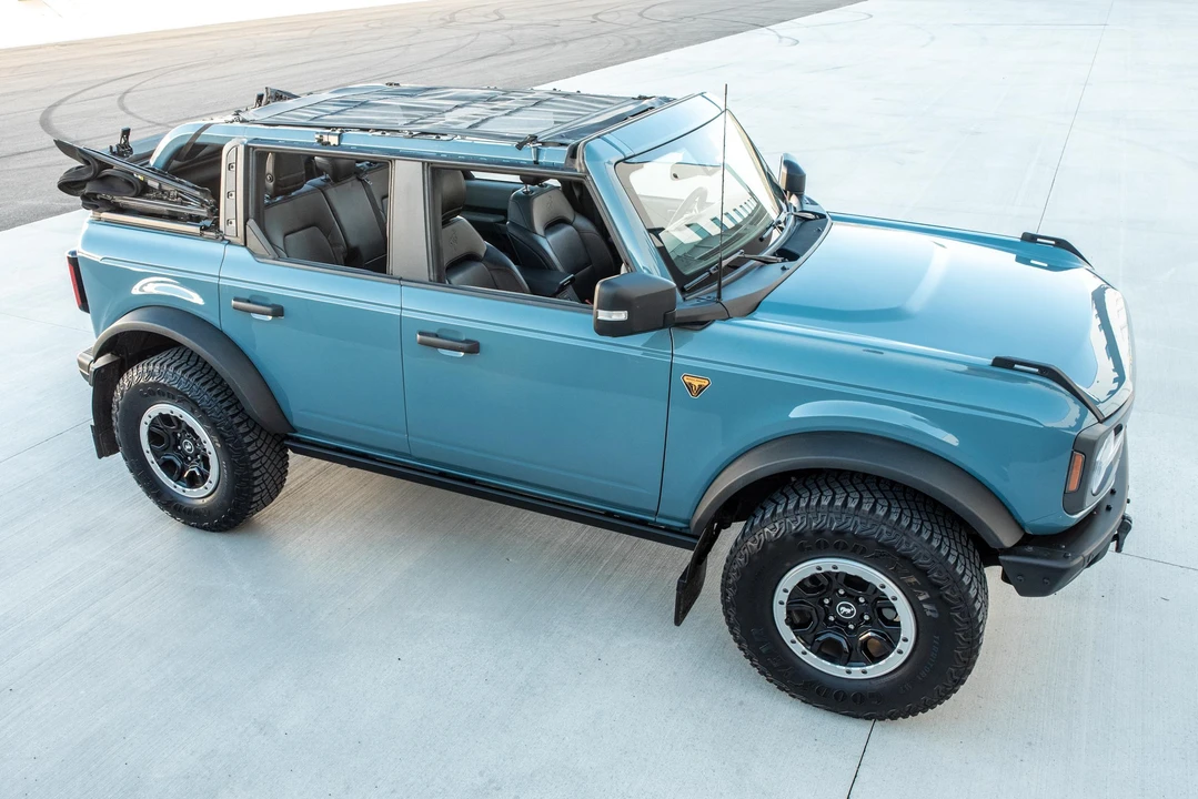 2022 Ford Bronco 6th Gen - Image 10 of 31