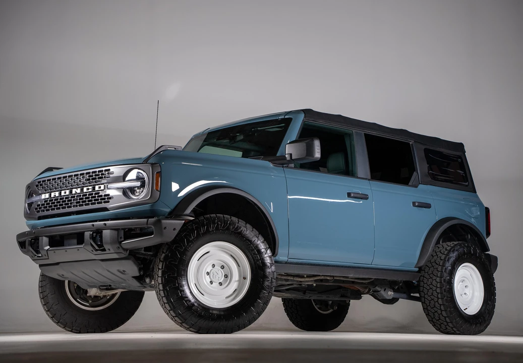 2022 Ford Bronco 6th Gen - Image 16 of 31