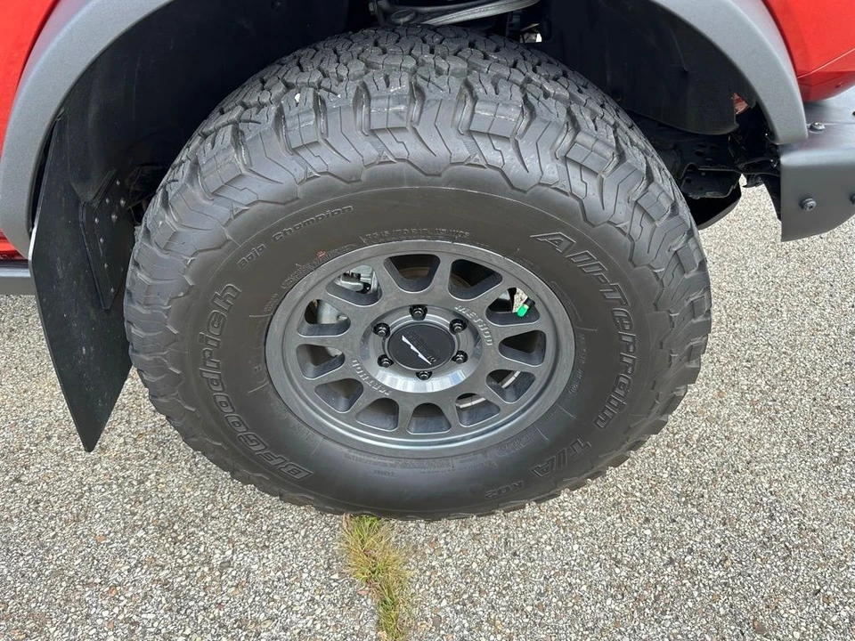 2022 Ford Bronco 6th Gen - Image 10 of 12