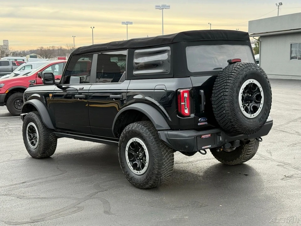 2022 Ford Bronco 6th Gen - Image 5 of 12