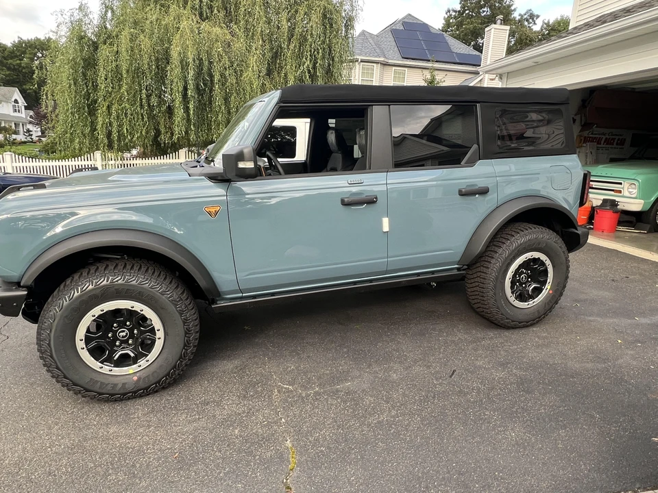 2022 Ford Bronco 6th Gen - Image 17 of 31