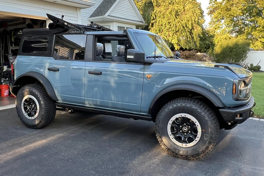 2022 Ford Bronco 6th Gen - Image 3 of 31