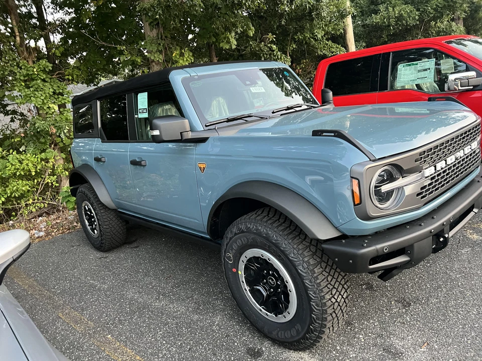 2022 Ford Bronco 6th Gen - Image 27 of 31