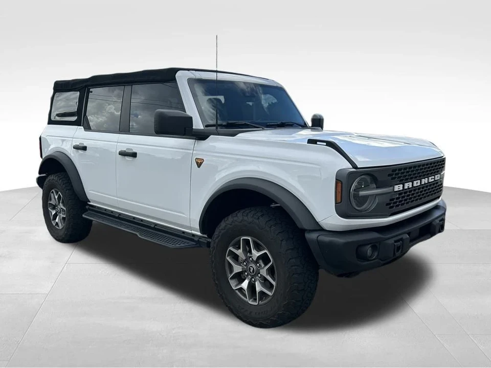 2022 Ford Bronco 6th Gen - Image 2 of 12