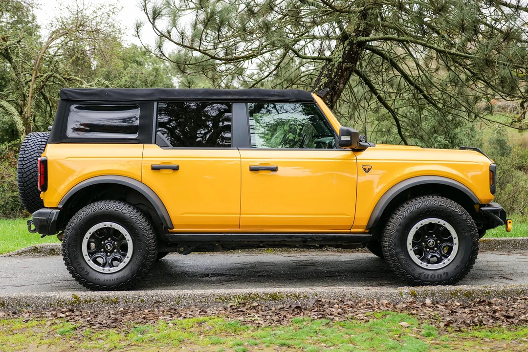 2022 Ford Bronco 6th Gen - Image 3 of 31