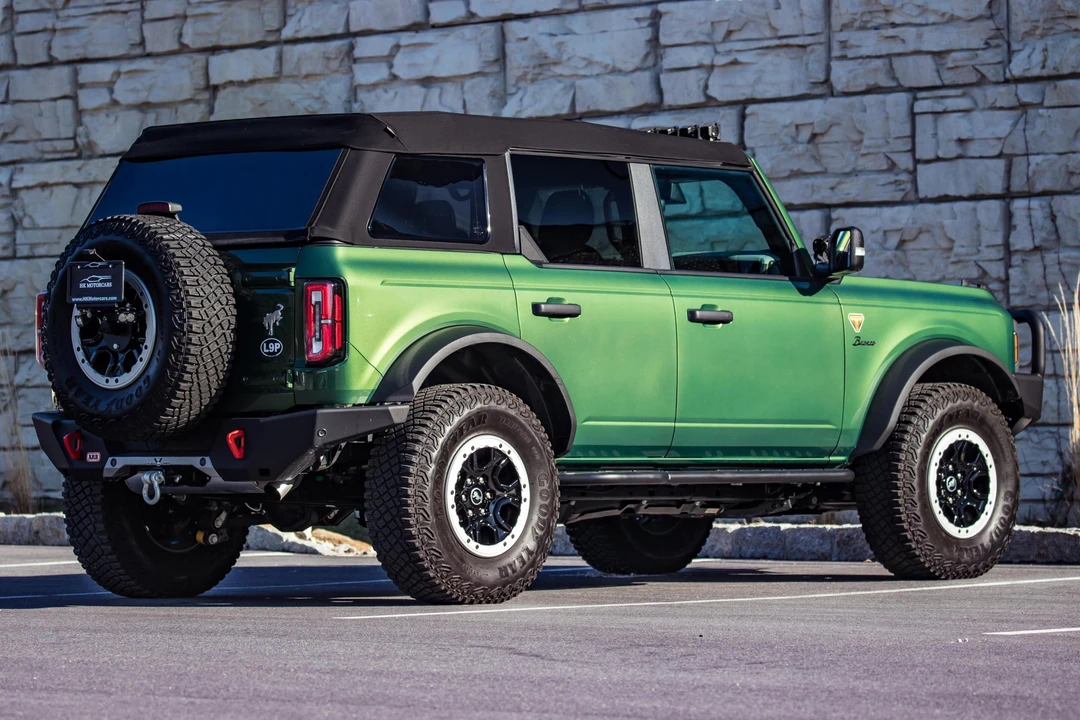 2022 Ford Bronco 6th Gen - Image 4 of 31