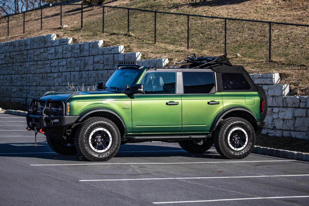 2022 Ford Bronco 6th Gen - Image 10 of 31