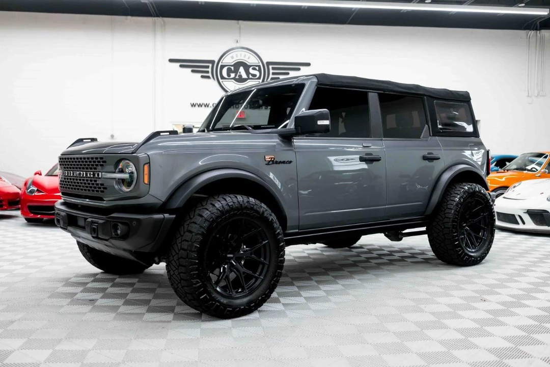 2022 Ford Bronco 6th Gen - Image 9 of 31