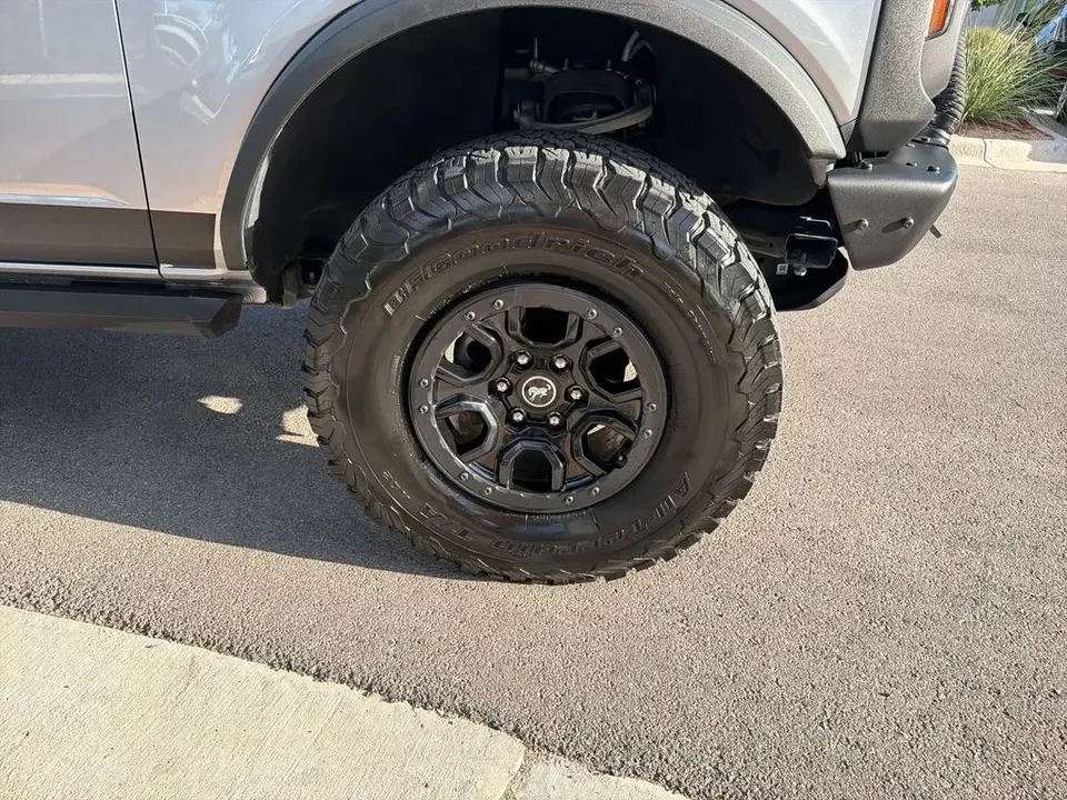 2022 Ford Bronco 6th Gen - Image 16 of 19