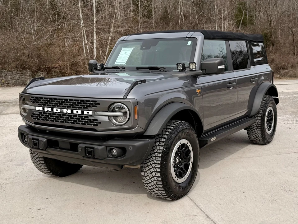 2022 Ford Bronco 6th Gen - Image 2 of 21