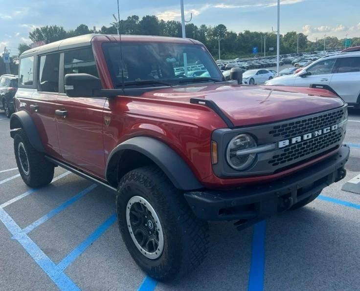 2022 Ford Bronco 6th Gen - Image 2 of 2