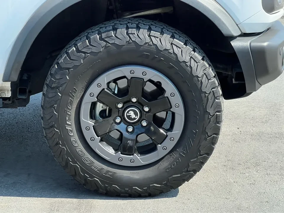 2022 Ford Bronco 6th Gen - Image 9 of 17