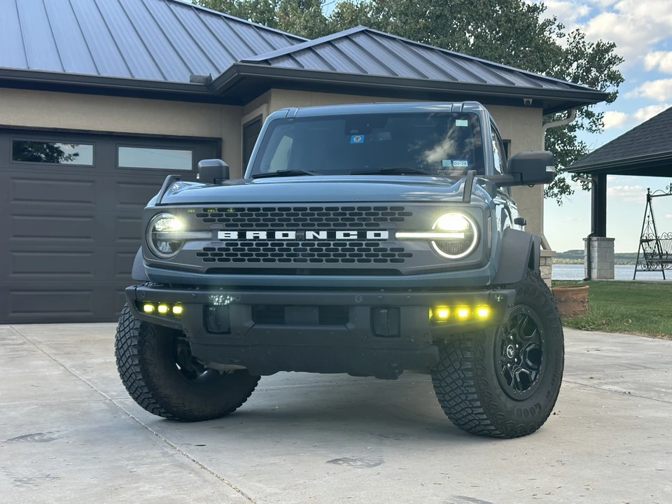 2022 Ford Bronco 6th Gen - Image 2 of 20