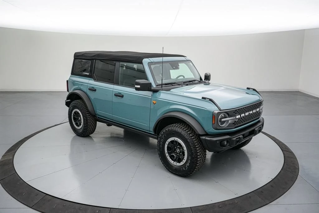 2022 Ford Bronco 6th Gen - Image 2 of 24