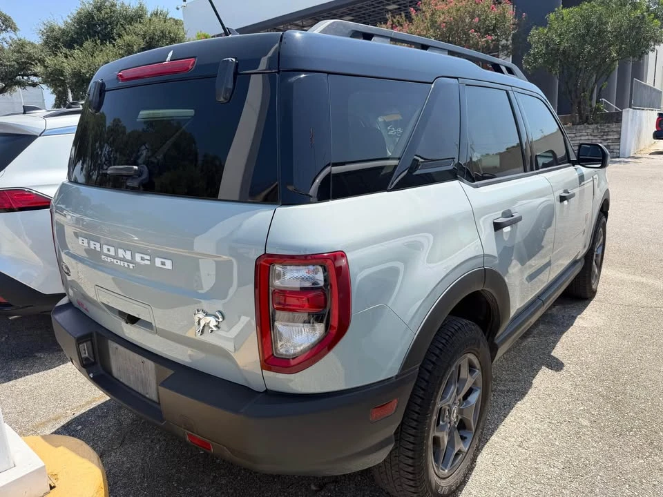 2022 Ford Bronco 6th Gen - Image 2 of 3
