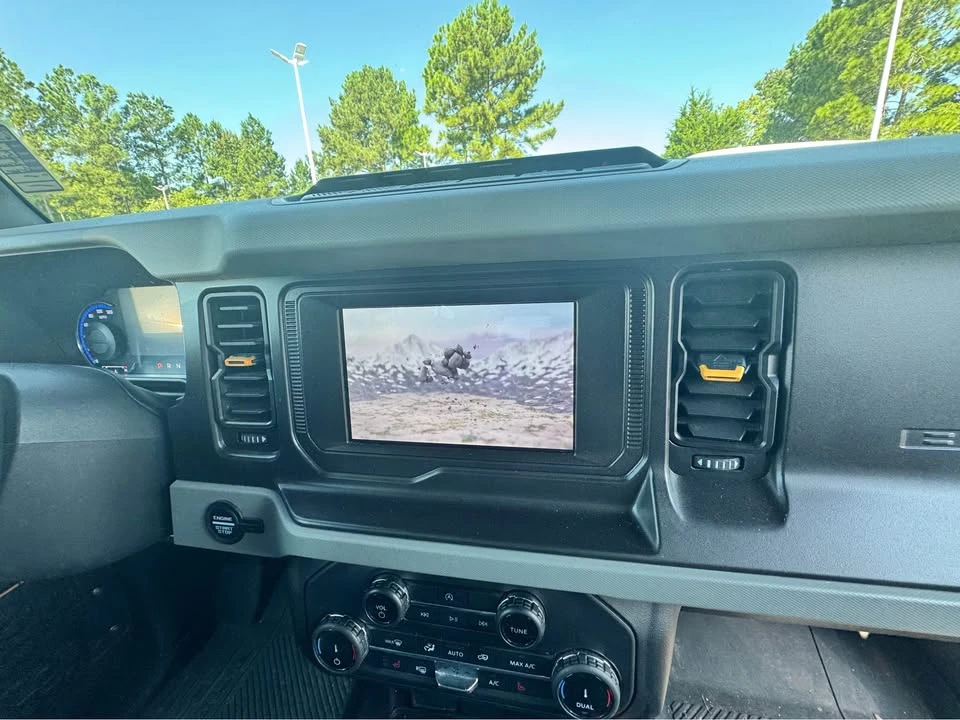 2022 Ford Bronco 6th Gen - Image 9 of 15