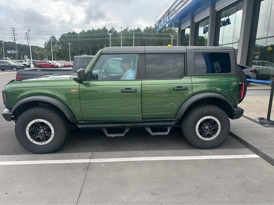 2022 Ford Bronco 6th Gen - Image 2 of 4