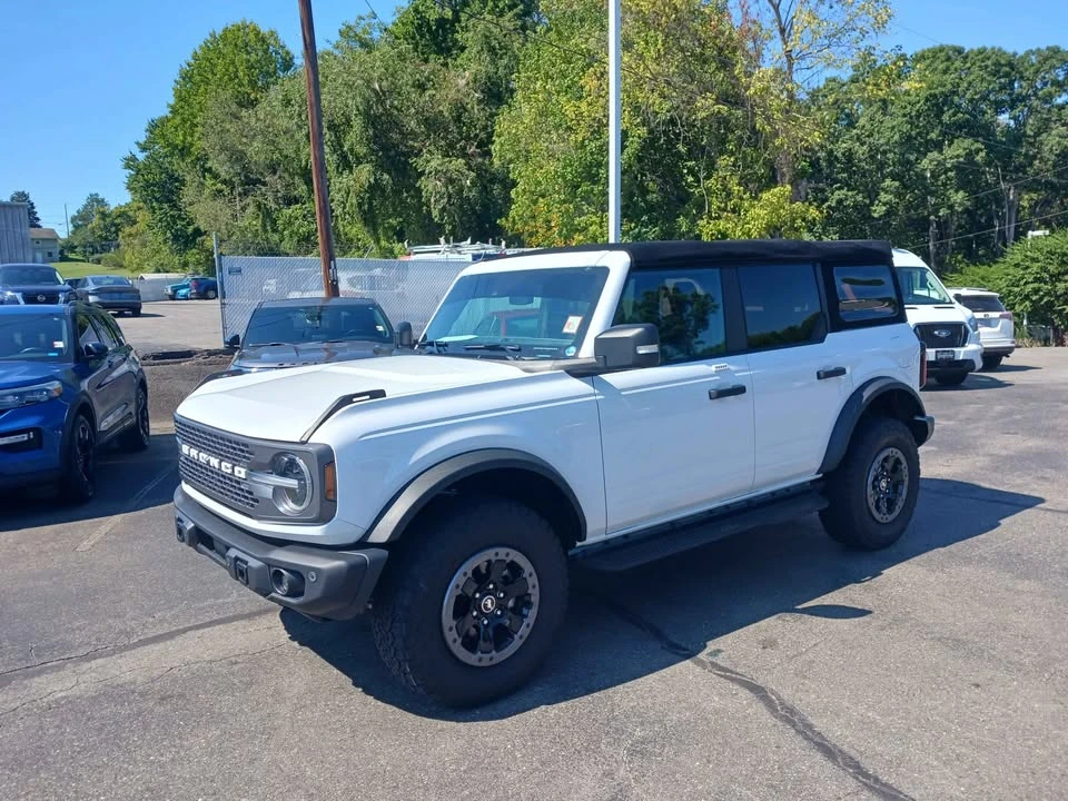 2022 Ford Bronco 6th Gen - Image 2 of 11