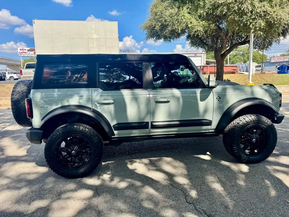 2022 Ford Bronco 6th Gen - Image 6 of 17