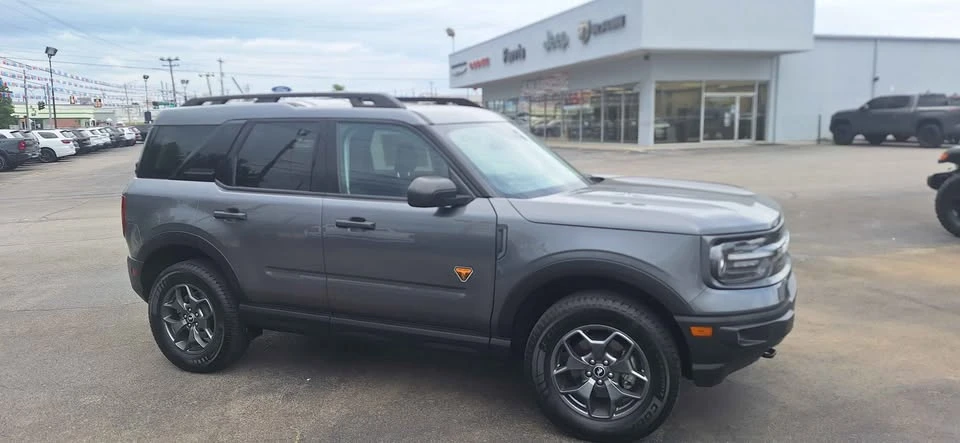 2022 Ford Bronco 6th Gen - Image 2 of 7